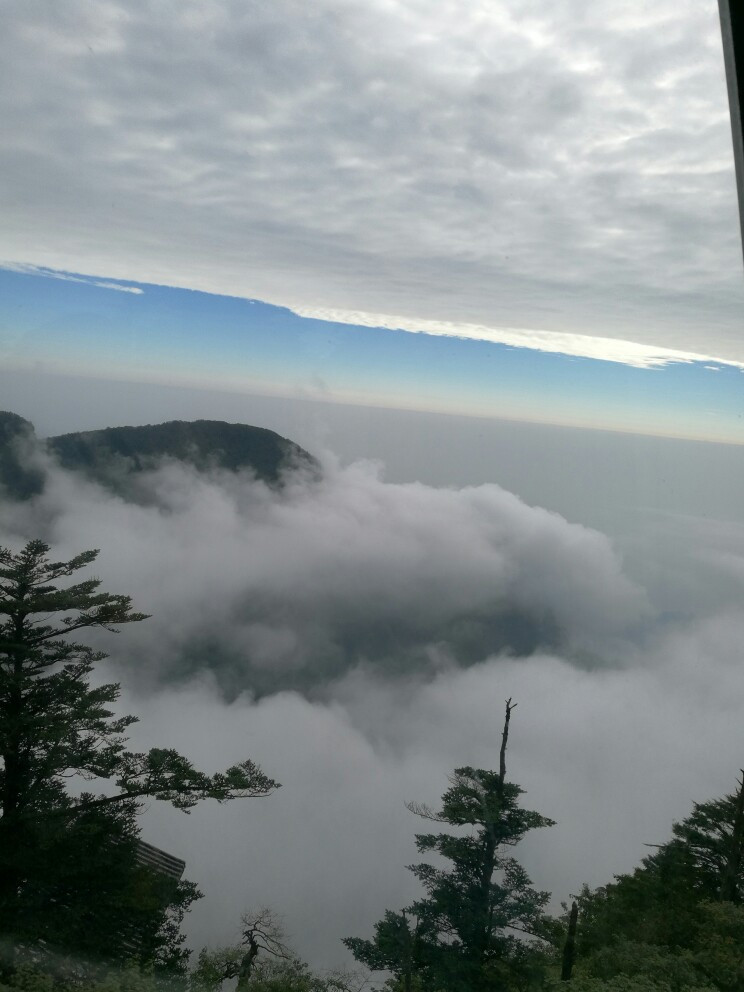 峨眉山之行,金顶云海,光,不虚此行!