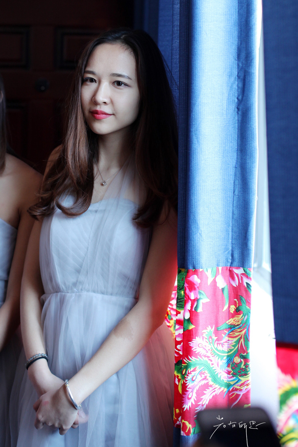 大理|美女成群,一场婚礼的白族养眼走海边光v美女美女图片
