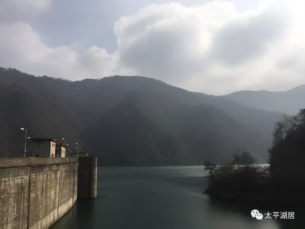 太平湖的由来——陈村水库.离桃花潭极近,可以顺路去看下.