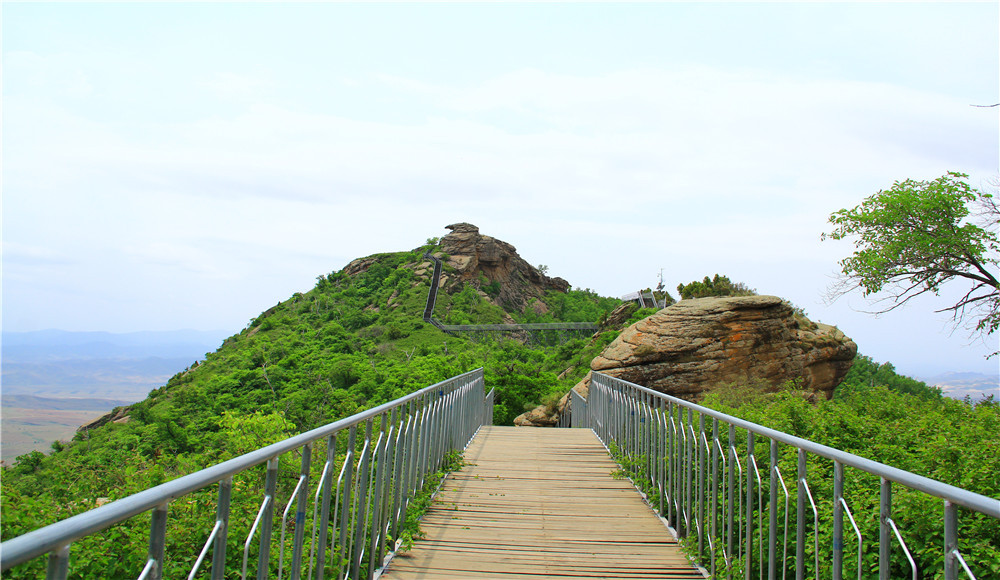 一场永存记忆的旅行;内蒙古克什克腾旗,经棚镇街景,大青山冰臼群【第