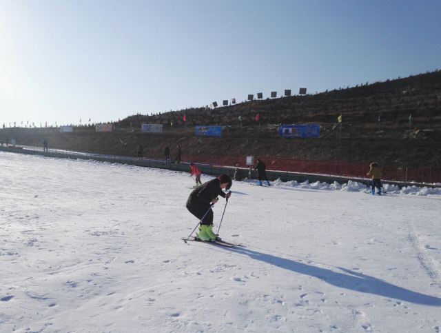 邹城绿鑫春滑雪场攻略,邹城绿鑫春滑雪场门票/游玩攻略/地址/图片