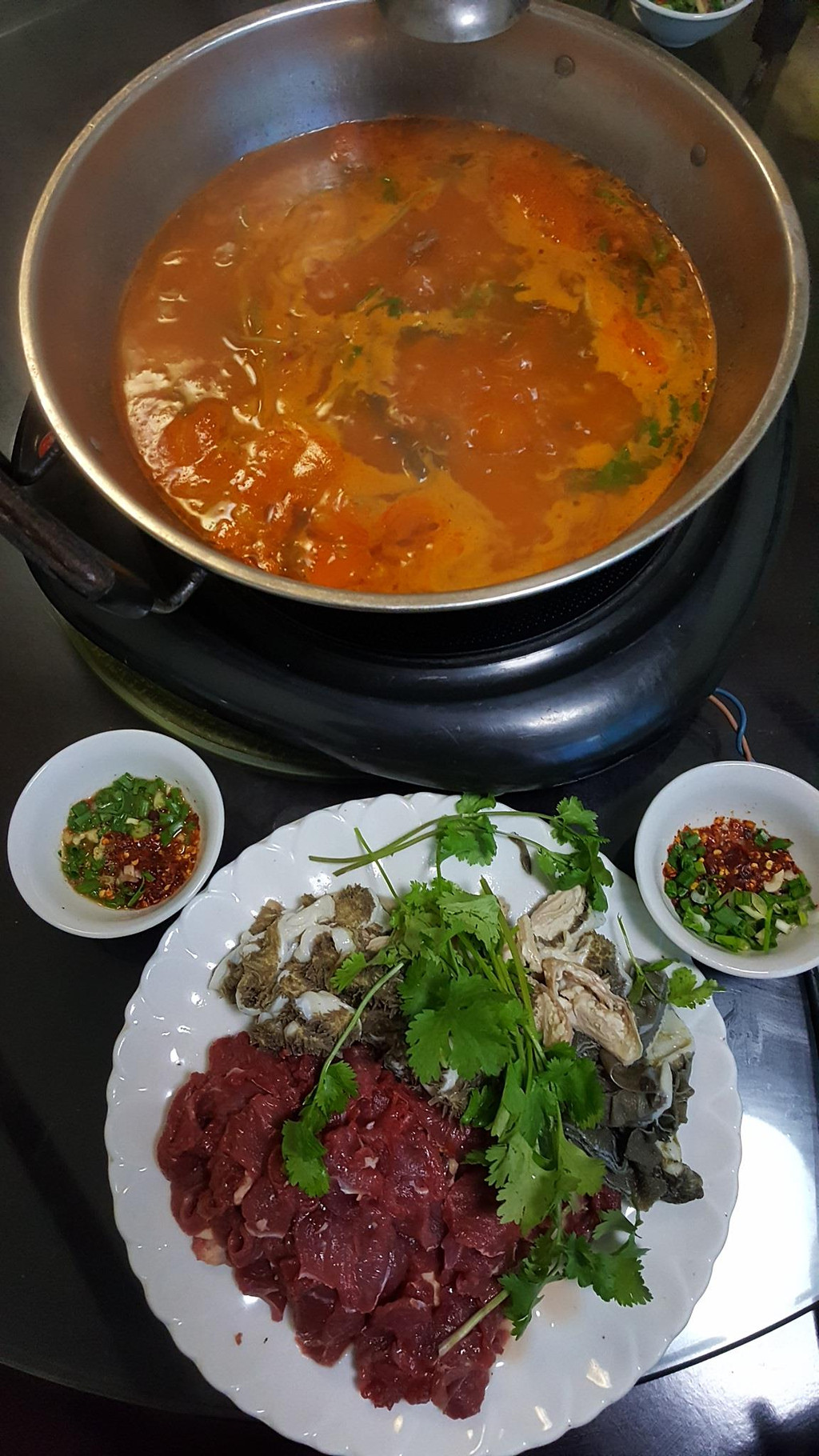 (好吃又不贵的"酸汤牛肉火锅"!