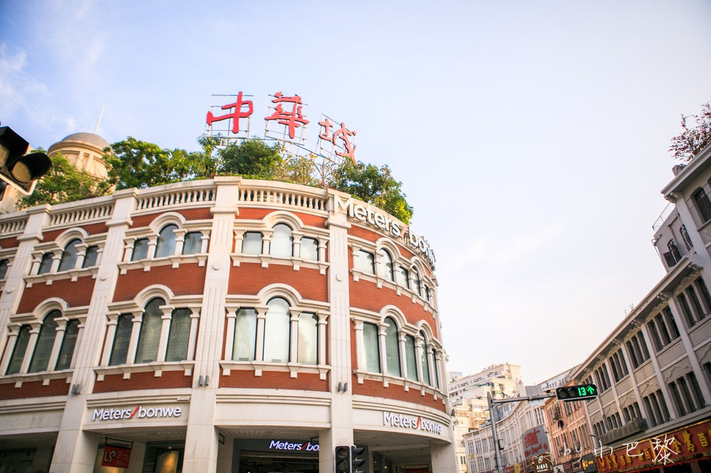 中山 路是 厦门 现已保留较完整的展现近代历史风貌的旧城街区,南洋