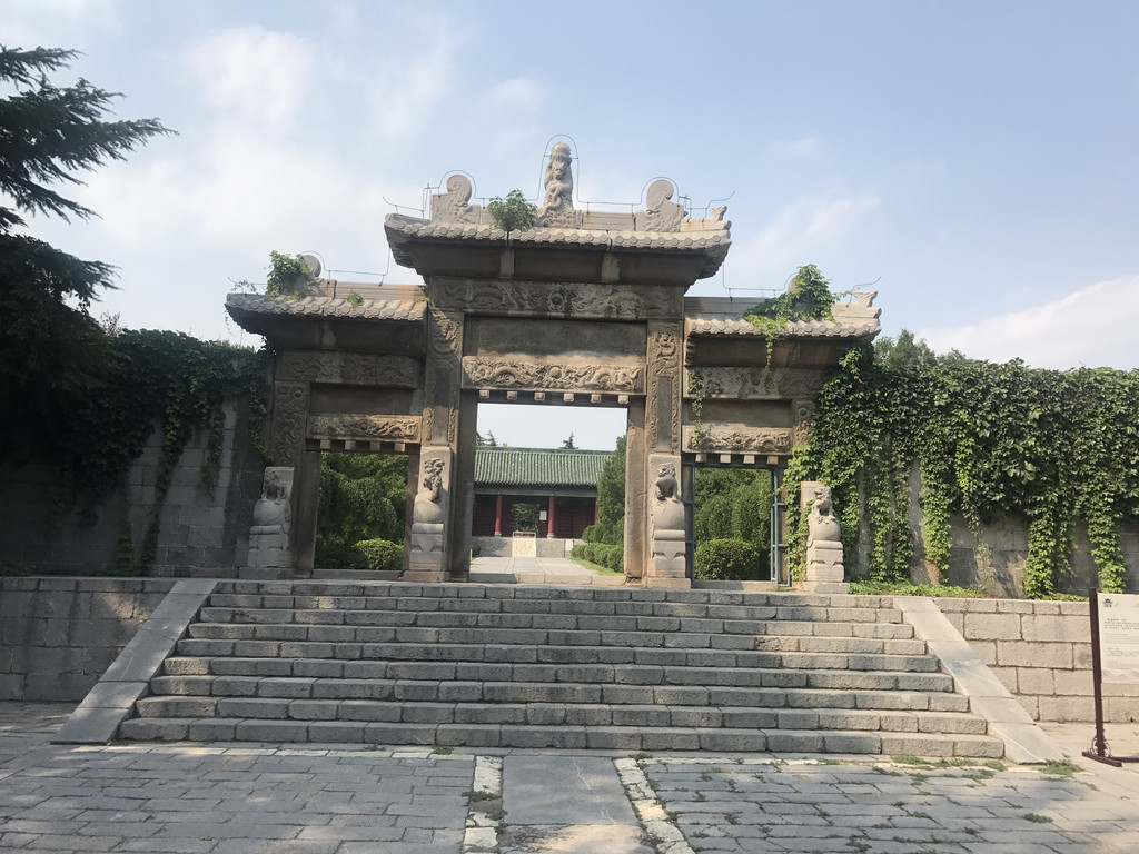 河南省新乡市凤泉潞王陵景区游记