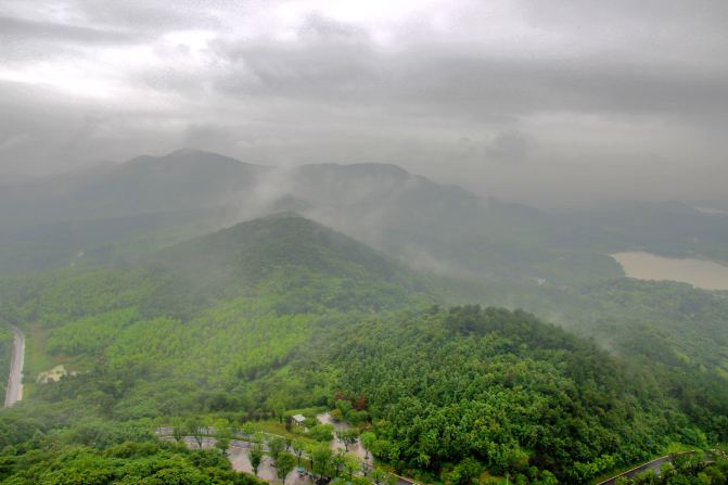 提到牛首山,当地有句老话"一座牛首山,半部南京史.