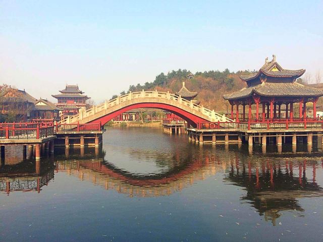 樊楼 图5. 横店清明上河图
