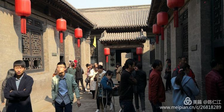 看得多了,感觉乔家大院房屋虽多,大致的和风格差不多.