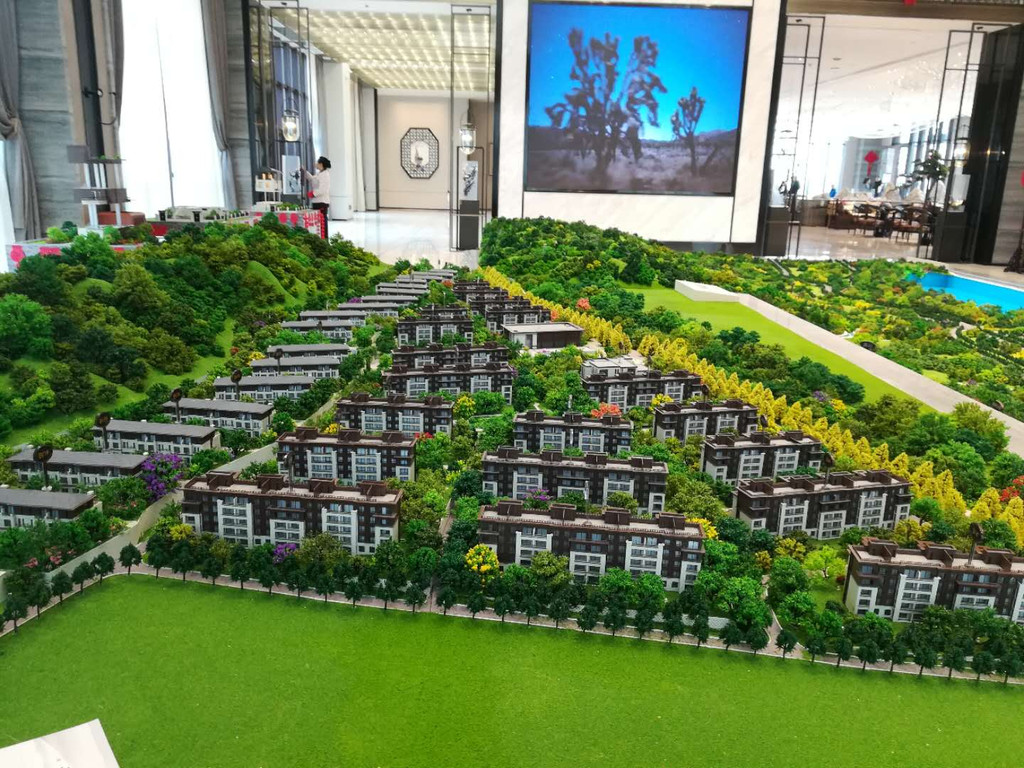沙盘介绍,全为叠拼别墅或联排别墅.