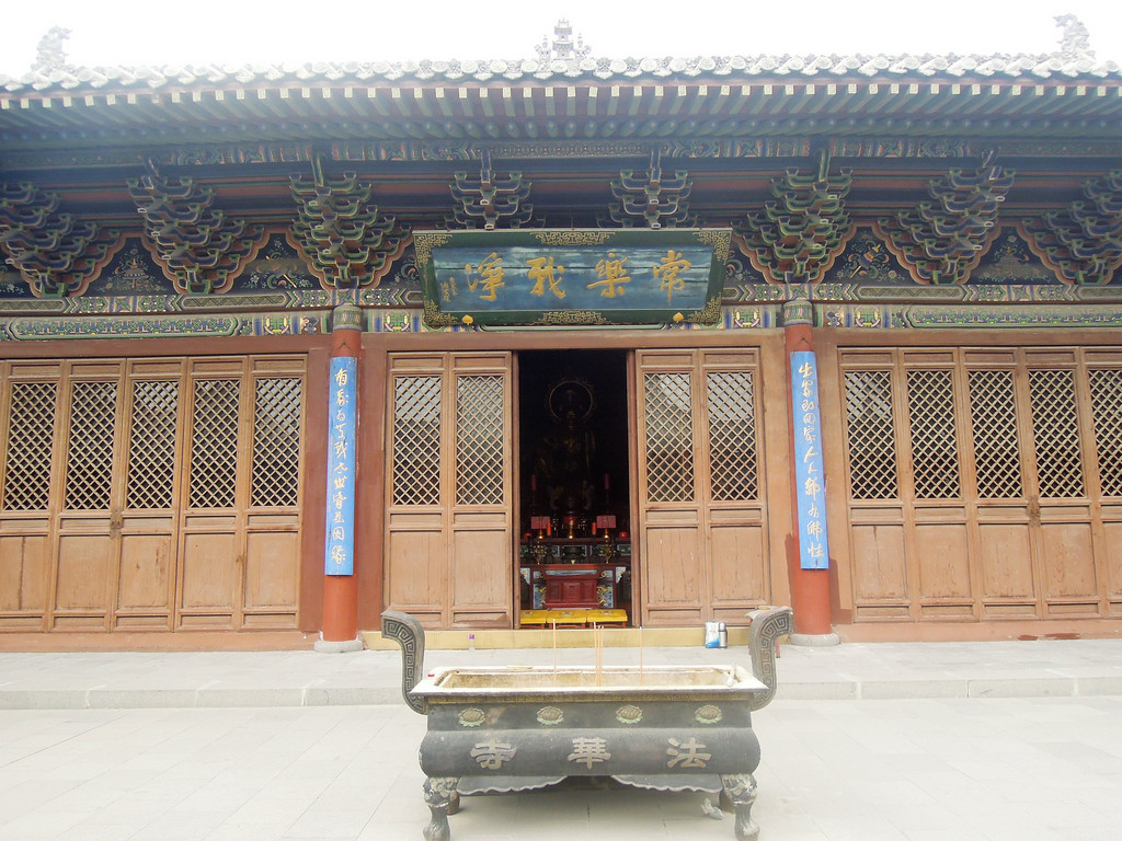 法华寺是庭院式佛教建筑,前后共四进院.