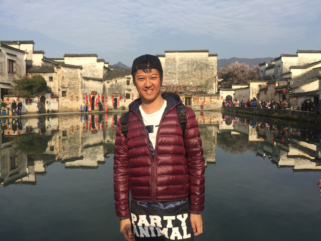 一早又赶去拍照,住宏村一定要起的早,7:00-9:00景区没什么人,随意拍