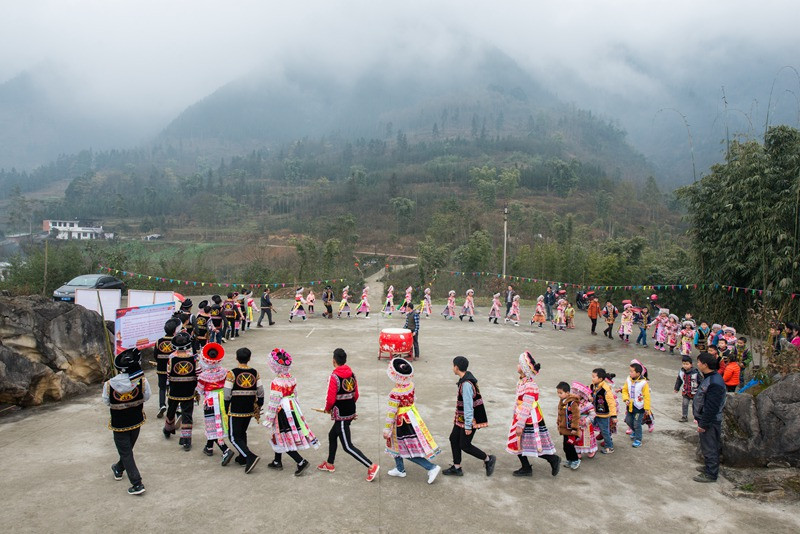 春节乡村游——叙永县两河镇苗民政府踩山节