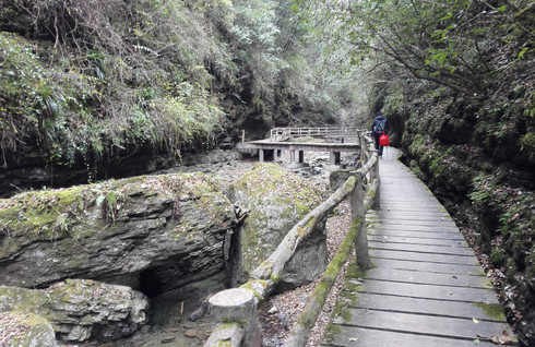 探米仓古道看神奇"天鼓"