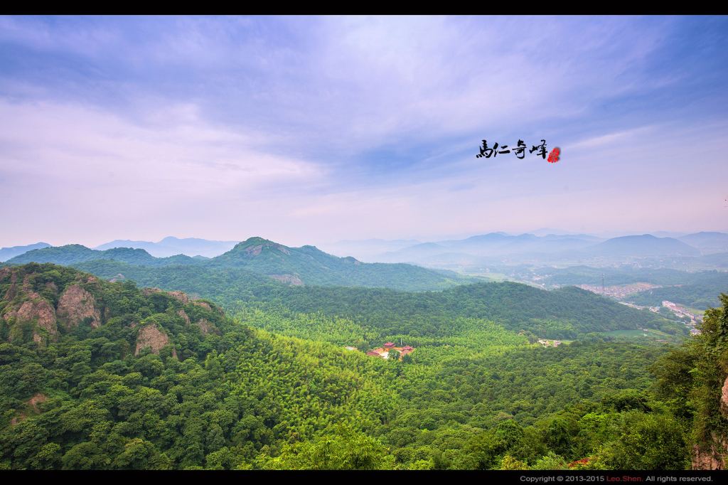 还可以远眺山脚下的马仁寺,回听响彻山谷的钟声