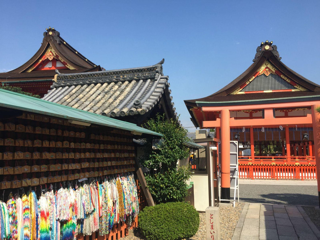             小小的东丸神社,就藏