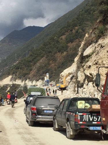 从泸沽湖徒步,搭车稻城亚丁,康定,泸定,海螺沟