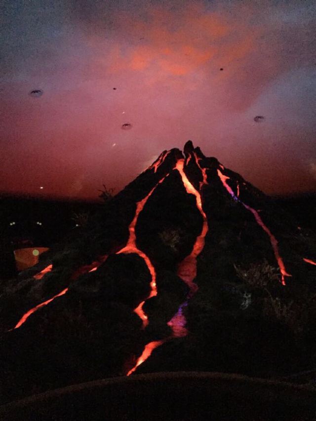 假火山
