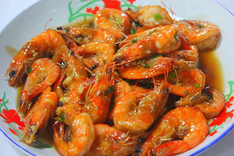 开背基围虾:店家很有心的去肠,加上料酒和葱花,炒到恰到火候,保留鲜美