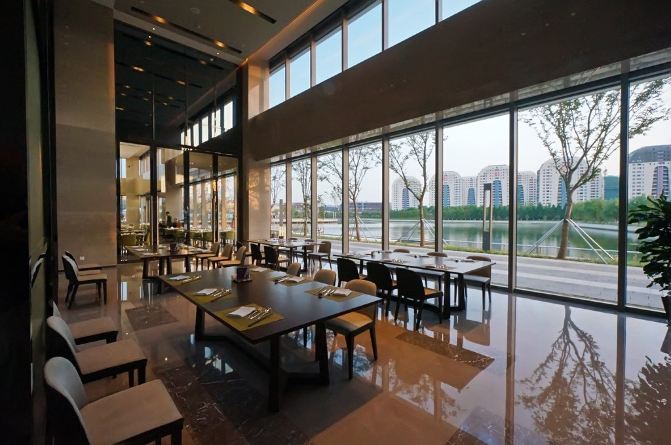 吓死宝宝了,在苏州豪华酒店一只烤虾3元都不到