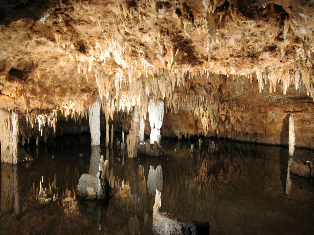 meramec caverns   