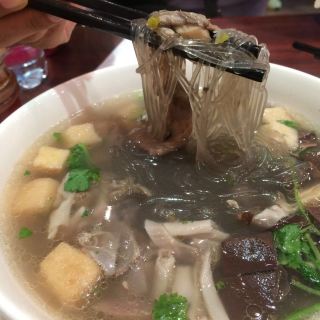 好吃好吃好吃 鸭血q滑 鸭杂鲜嫩 粉丝鲜美 回味无穷 好几天了 一直