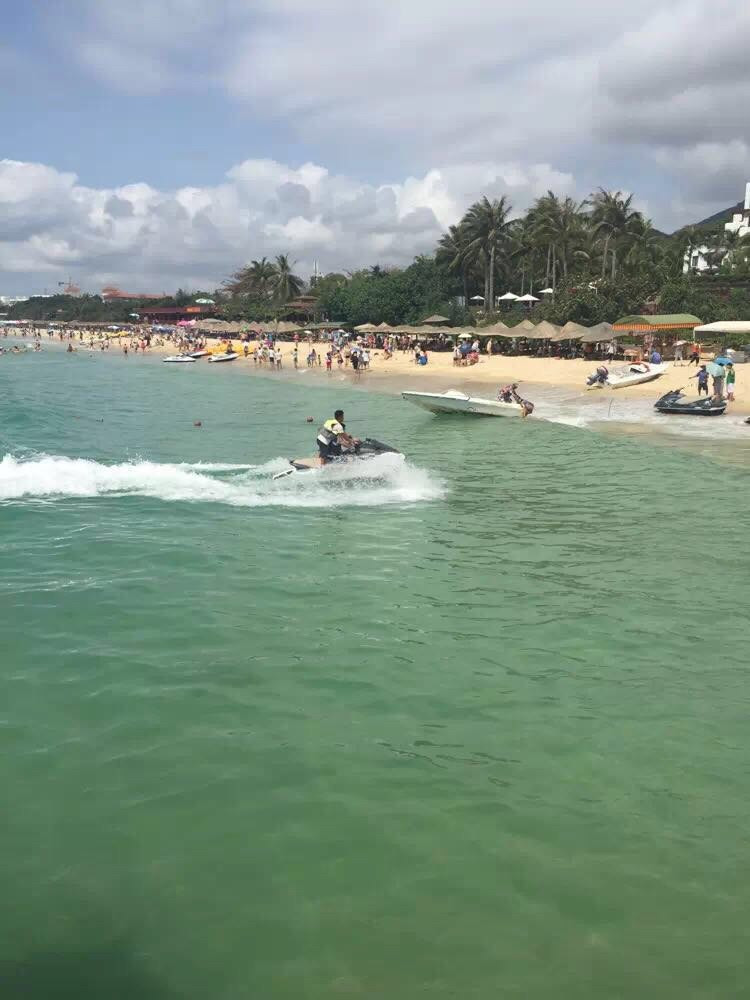    三亚旅游开发度高,沙地和海滩