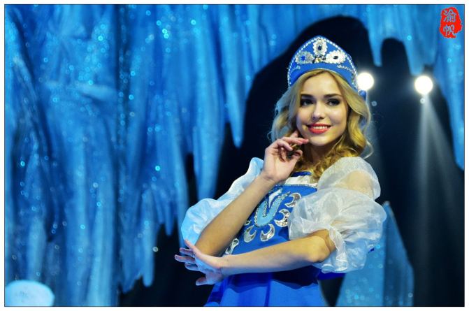 打望美女:选美大赛上的俄罗斯美女与民族服装