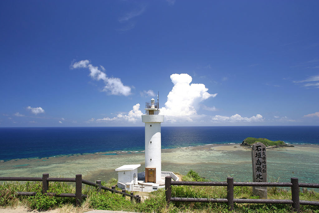 换上琉球古装,体验旧日情怀 石垣岛位于八重山群岛南部,是冲绳第三大