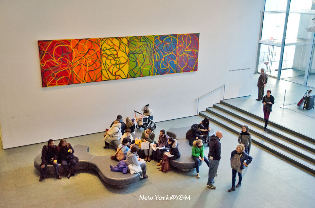 博物馆入口的休息区 纽约现代艺术博物馆