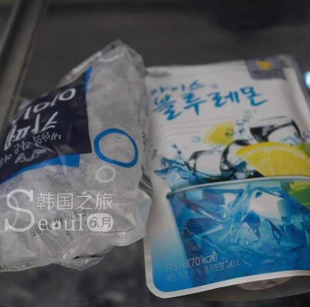 袋装饮料(这种味道最好喝) 记得去冰箱拿冰块和杯子  店员不太会提醒