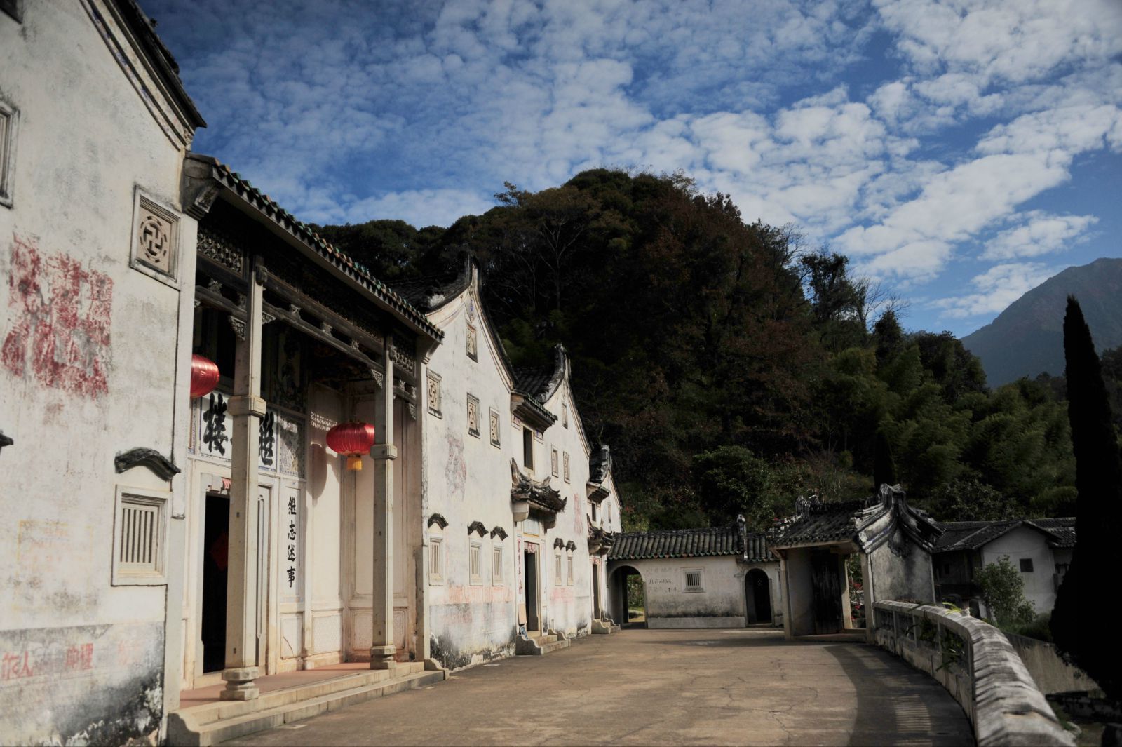 《一路雀跃梅州行(刘泽昌)