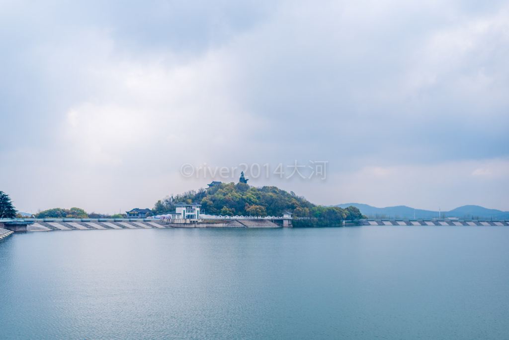 陶醉在路边的风景,甚至忘记了此行的目的地是天目湖景区.