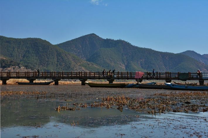 草海走婚桥 泸沽湖