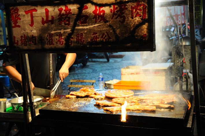 德信娱乐探访周庄古镇：夜生活经济的潜力与游玩攻略