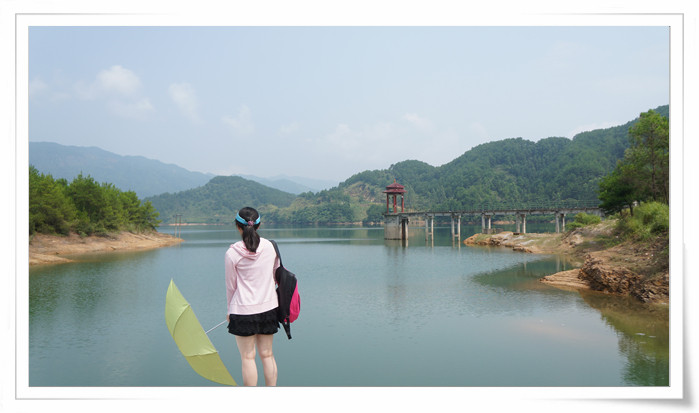 周家水库还是挺漂亮的,但比起高州水库和鹤地水库,就小儿科多了.