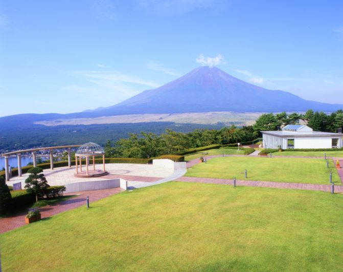 日本富士山小资自由行,泡温泉、逛忍野八海、