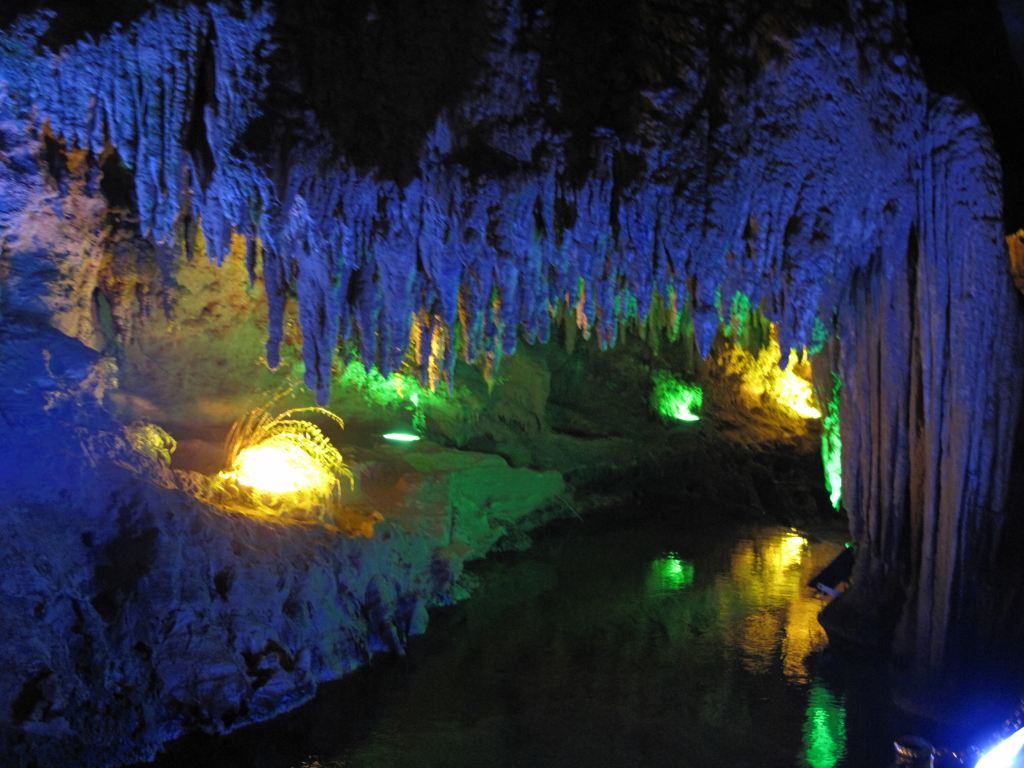 张关水溶洞(重庆旅游)