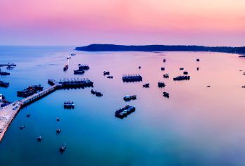 涠洲岛一日游【大船往返+盛夏新品特惠·可选住岛上】【大船往返涠洲岛，一天跟团游景点，带你放心畅游涠洲岛】