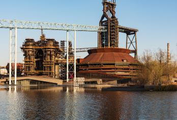 中国北京首钢园一日游【首钢园+大跳台+三高炉+科幻大咖讲述】【大咖老师为中高级导游，讲解有深度和宽度，对首钢工业深度精讲。】