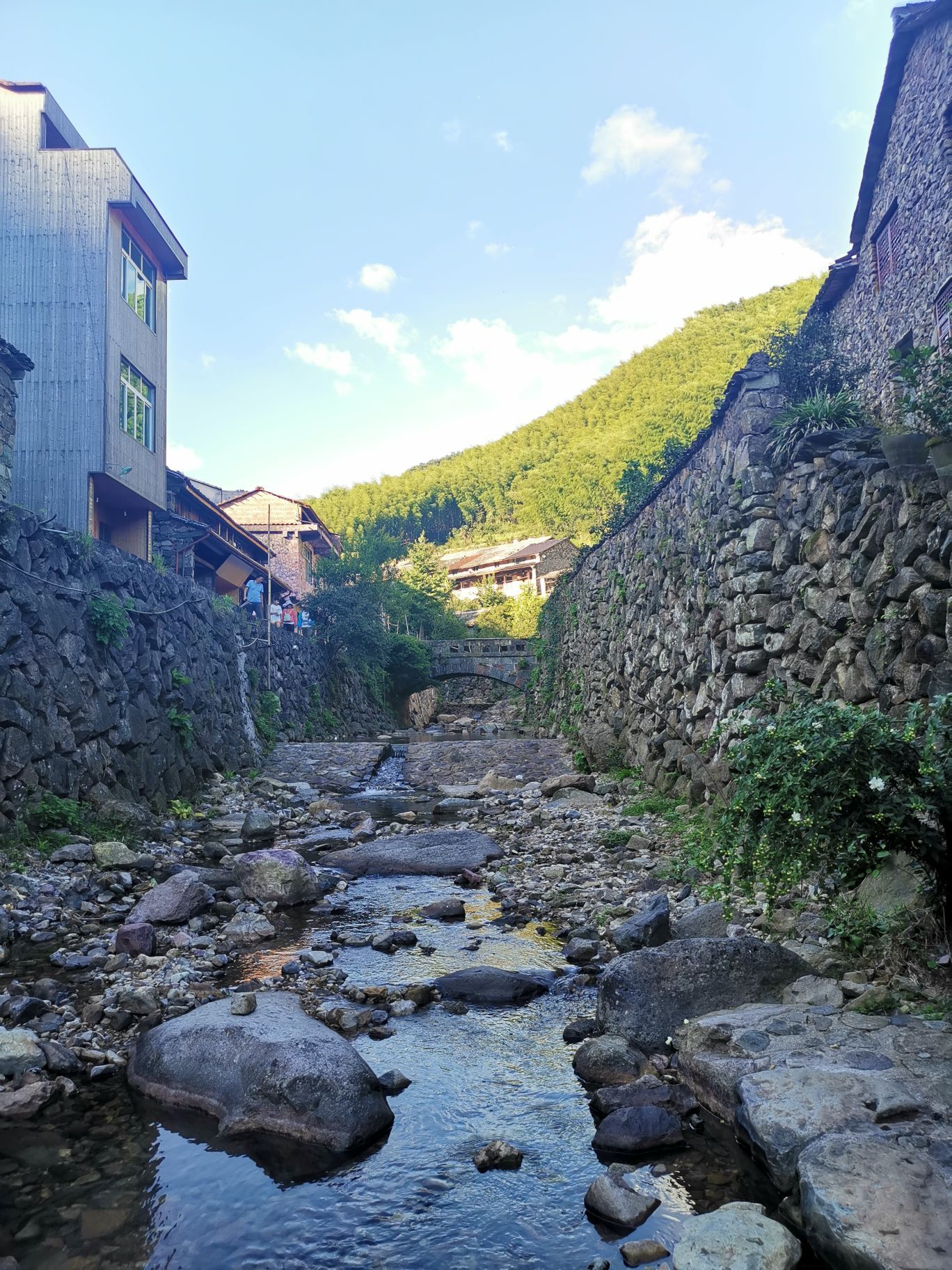 岩下石头村