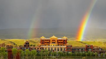 格萨尔王城