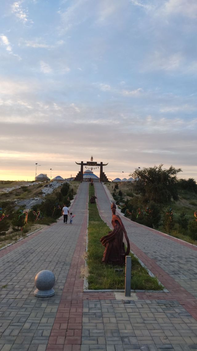 宝古图沙漠旅游区