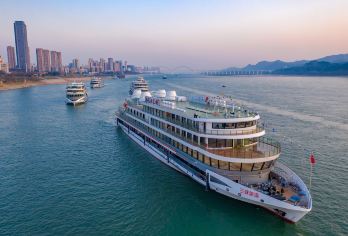 交运两坝一峡+三峡大坝一日游特价2-8人小团|小拼团/小包团【乘船观保存完整的西陵峡，过船闸亲身体验水涨船高（水降船落），登大坝，观高峡平湖。】