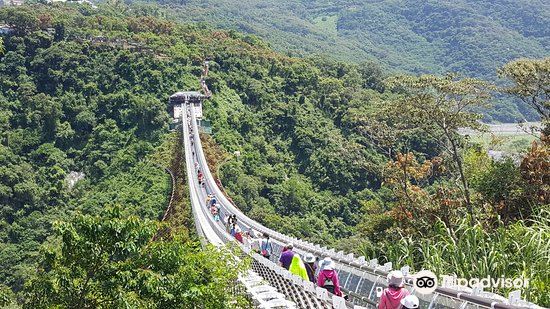 山川琉璃吊桥