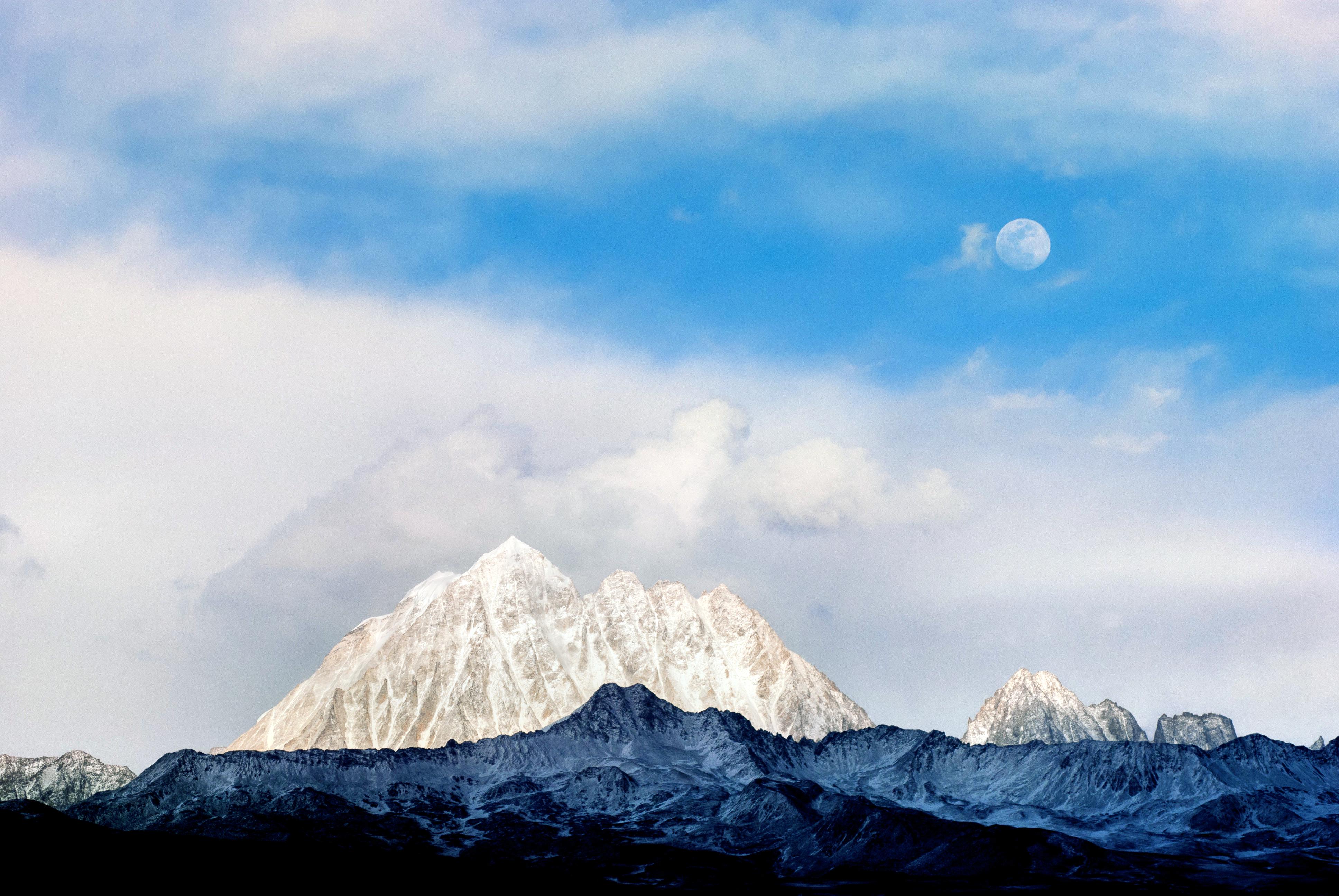 雅拉雪山