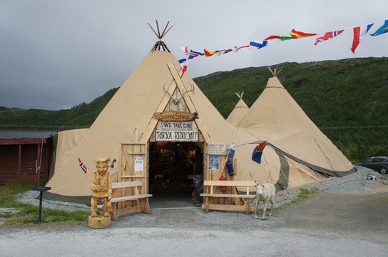 北欧原住民萨米人的屋子.