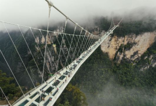 长沙+张家界大峡谷(玻璃桥)一日游【动车往返+8人精致小团】【挑战心跳玻璃桥云天渡，漫步天上人间，挑战极限，挑战自我，你敢来吗？】
