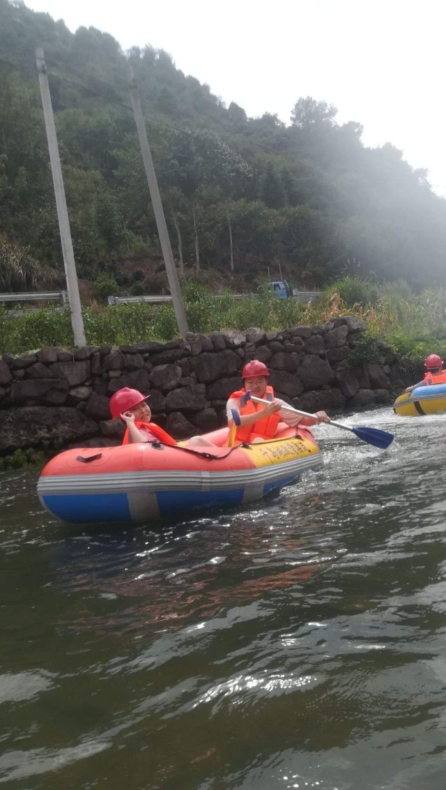 千岛湖龙门峡谷漂流