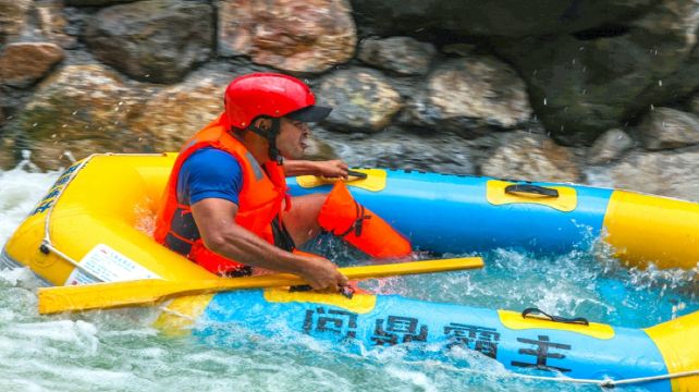 湖北宜昌横鼎漂流一日游惊险刺激