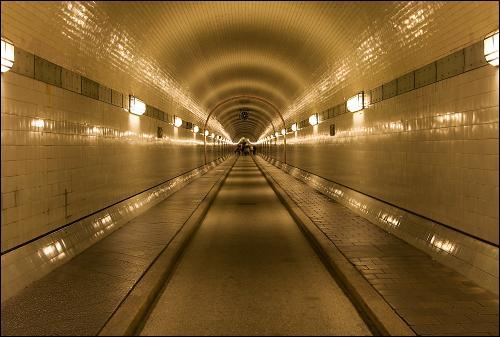 易北河旧隧道图片