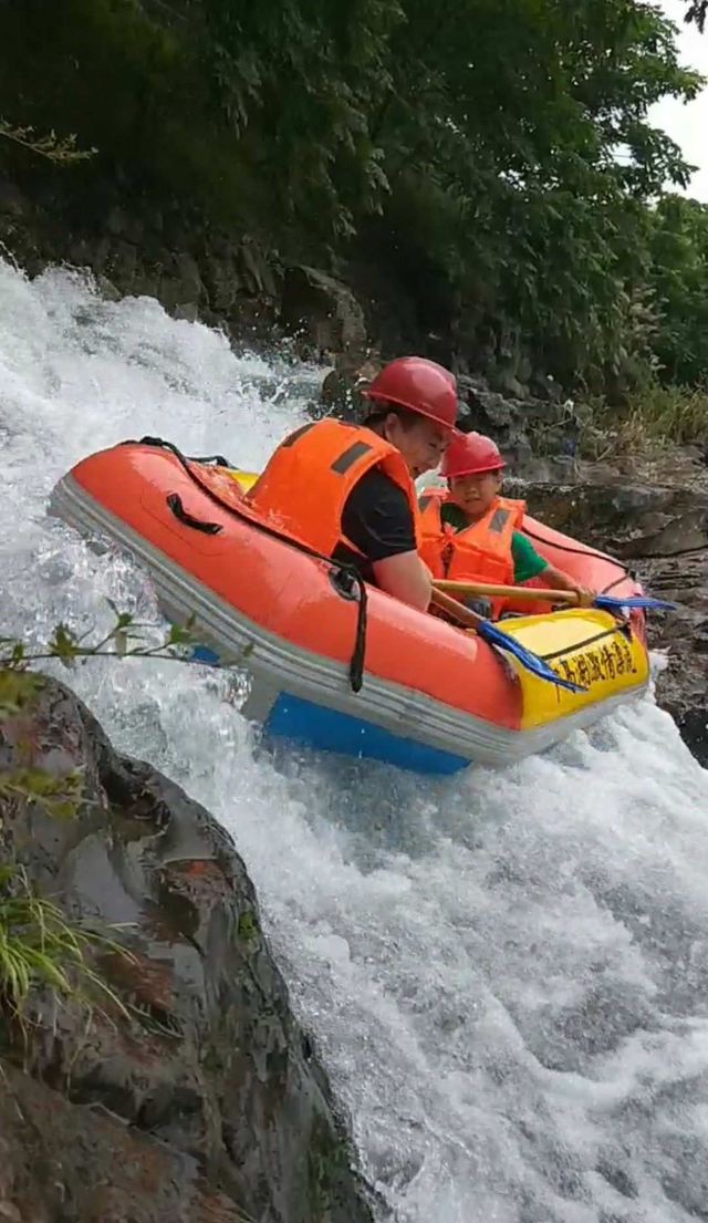 千岛湖龙门峡谷漂流